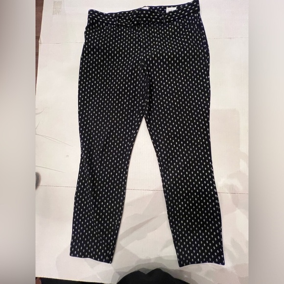 GAP Pants - GAP SIGNATURE SKINNY ANKLE PANTS SIZE 12 BLACK W/WHITE DESIGNS